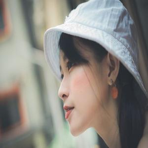 闻皎月